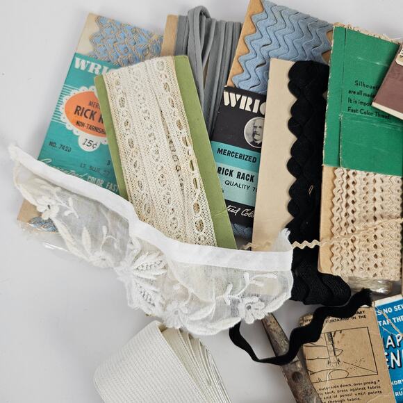 VTG lot sewing ric rac lace bias tape piping elastic hooks eyes etc - Picture 2 of 5